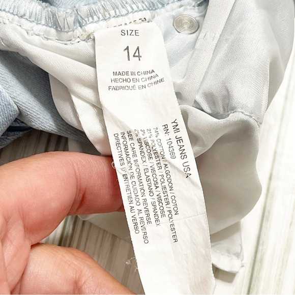 Girl's Jeans - Picture 12 of 16